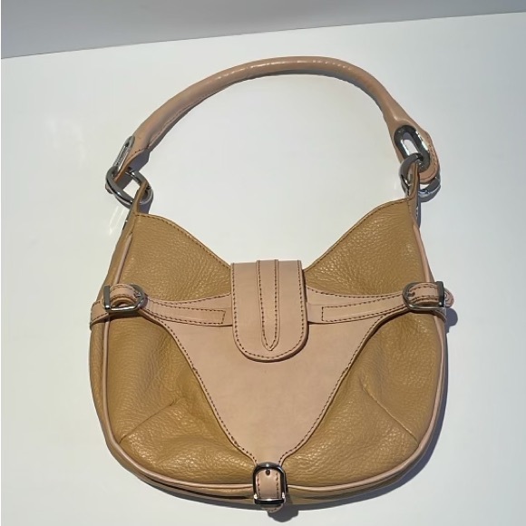 Guia’s genuine leather shoulder/hand bag. - Picture 1 of 10